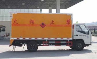 z6com尊龙凯时官网CLW5061XRYJ5ȼҺʽ䳵